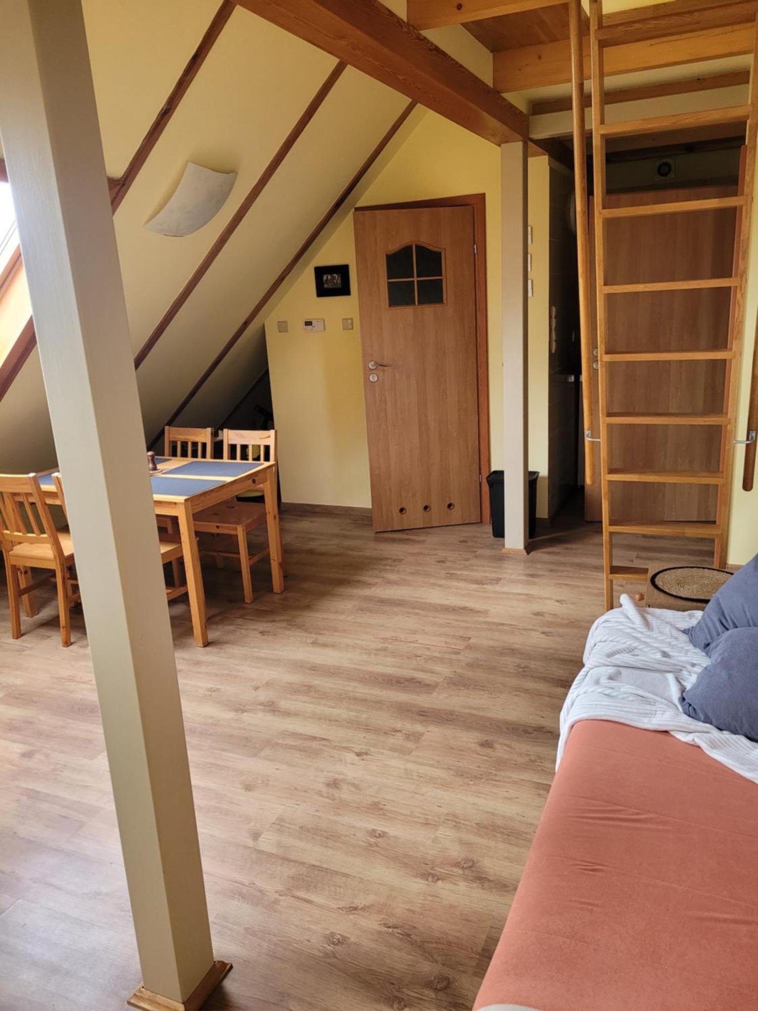Apartamenty Na Poddaszu Bierdzany Exterior foto