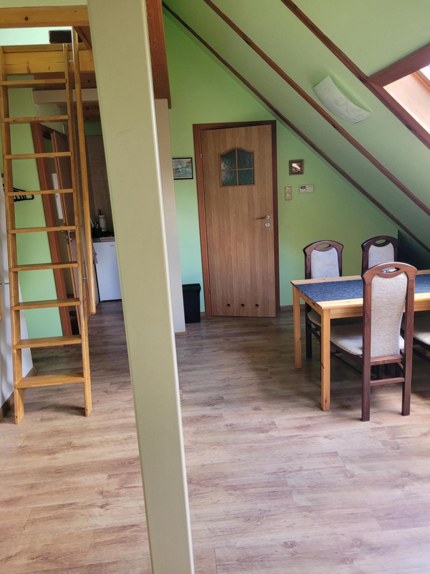 Apartamenty Na Poddaszu Bierdzany Exterior foto